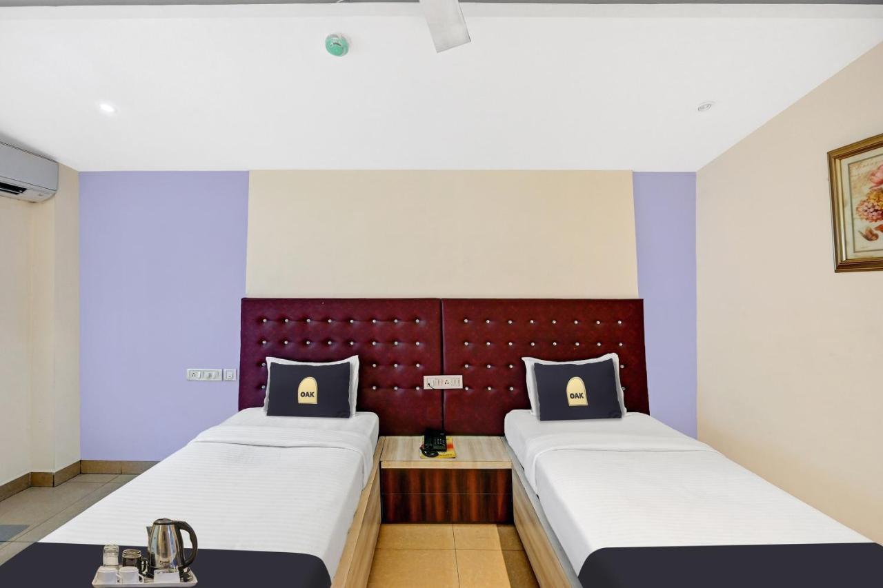 Townhouse Oak Pentagon Residency Hotel Bhubaneswar Buitenkant foto