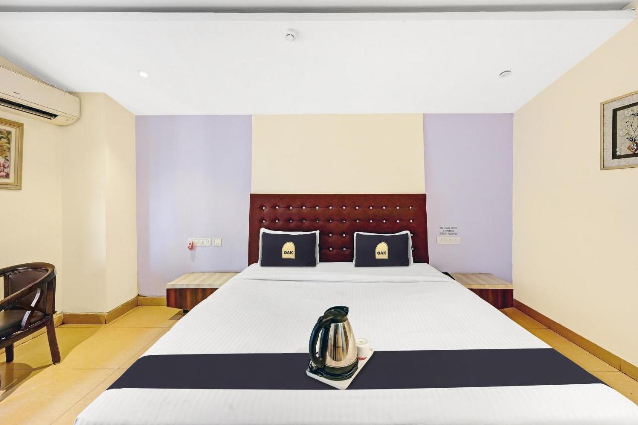 Townhouse Oak Pentagon Residency Hotel Bhubaneswar Buitenkant foto