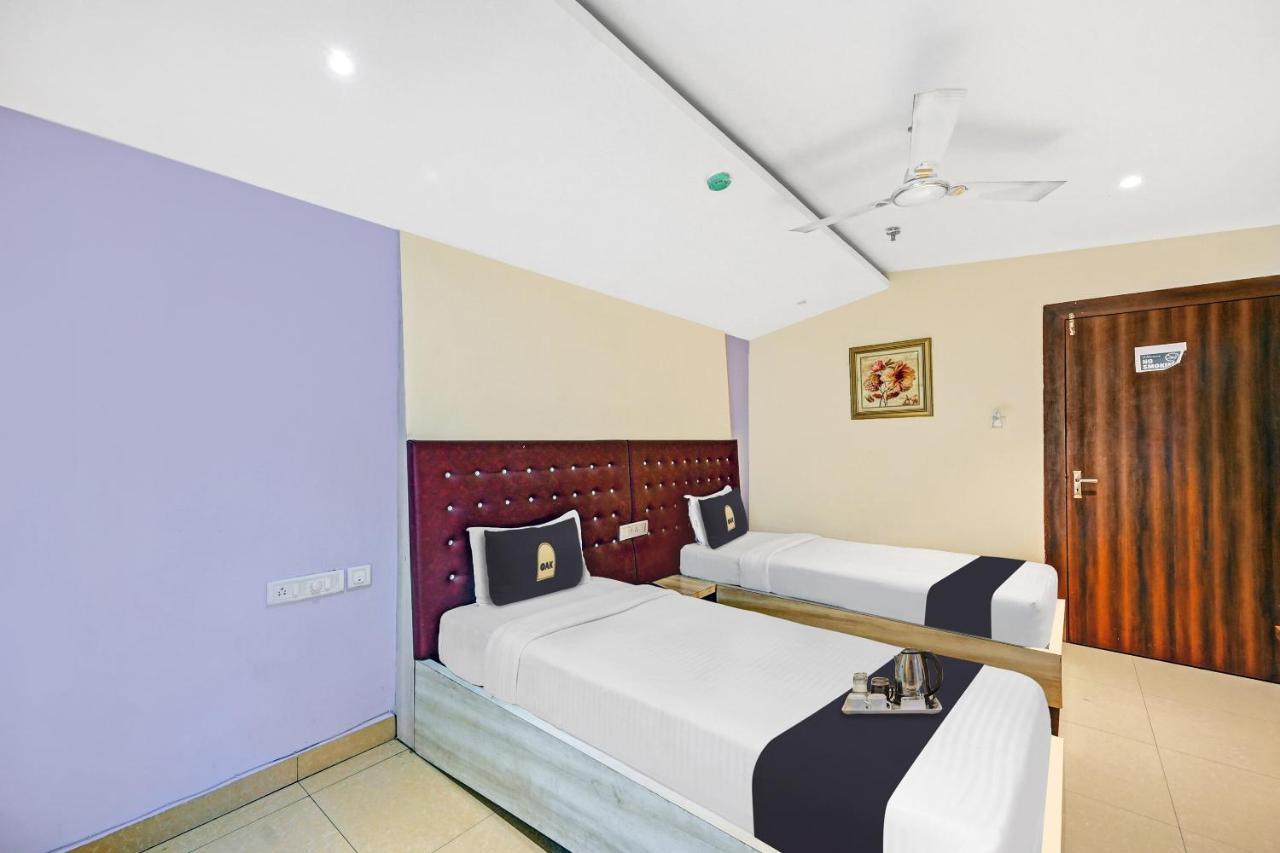 Townhouse Oak Pentagon Residency Hotel Bhubaneswar Buitenkant foto