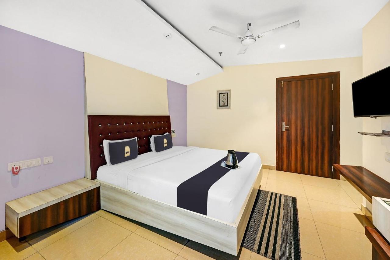 Townhouse Oak Pentagon Residency Hotel Bhubaneswar Buitenkant foto